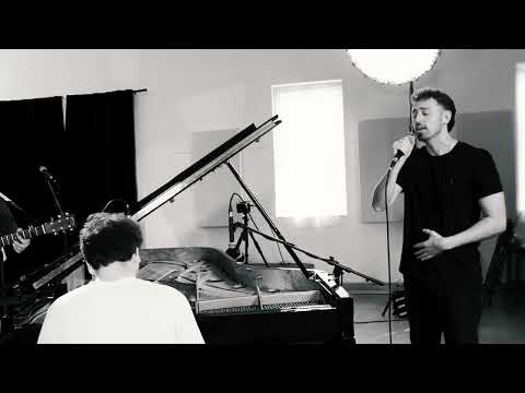 Raynes - I Want You to Want Me (Live from Daydream Studios)