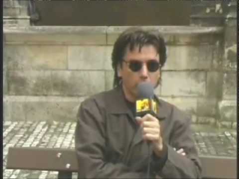 Jean-Michel Jarre parle de Soul Designer sur MTV, après le versus au Festival de Bourges en 2002