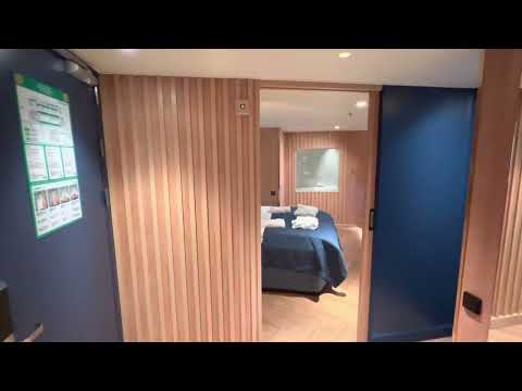 Viking Glory, Suite blue water