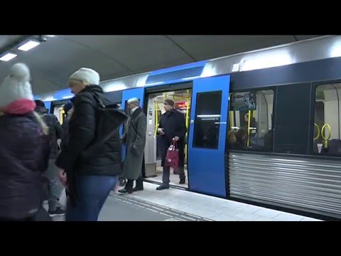 Fastnade med armen i tunnelbanan - tåget körde iväg