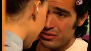 Sebastian Intenta Aclarar Las Cosas Con Valentina (Camaleones)