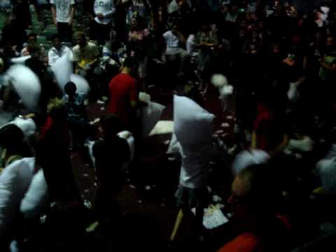 Auckland Armageddon Expo Pillow fight 2009!