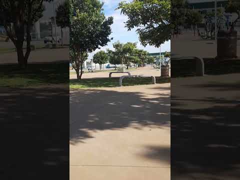 Essa praça é de frente A prefeitura de Aparecida de Goiânia Goiás