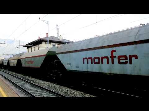 LOCOMOTIVA STORICA Re 6/6 SBB. CON CARRI MONFER TRANSITA A PREGLIA. (VB) 27 - 6 - 2015.