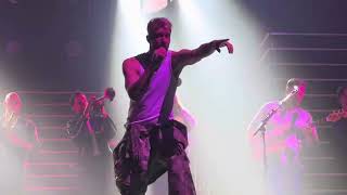 Chef special &amp; Gallowstreet- Biggest monkey (Live in the Afas)