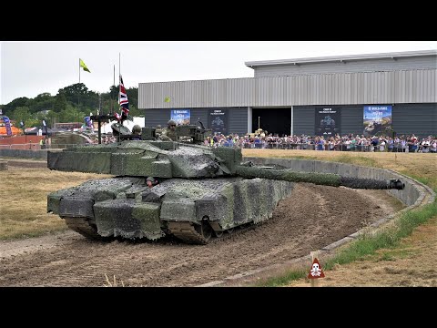Challenger 2 TES. British main battle tank (4k)