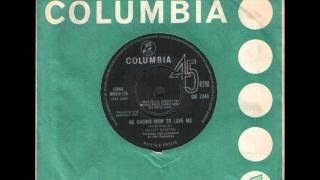 Helen Shapiro - He knows how to love me - Shop around - Soul.wmv
