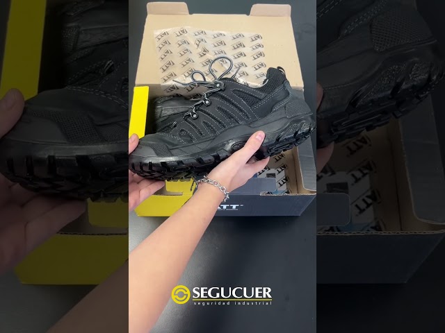 Vídeo relacionado con AioTio Zapatilla Kung Fu Tai Chi Zapatos Kung Fu Cómodo Zapatillas Tela Hombre Zapatos Suela de Caucho Unisexo Negro(260mm 42EU)
