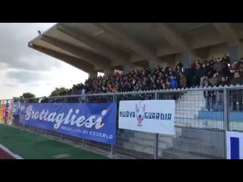 Grottaglie vs Manduria 0-0 TIFOSERIE NEL PREPARTITA