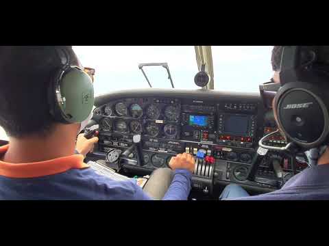 Piper Seneca ll - Slow Flight Part 1