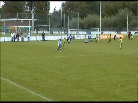 Sergi Roeleveld scoort voor ADO F1 tegen Forum Sport E1. Oktober 2006.avi