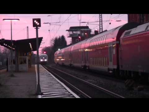 Schnellfahrstrecke Bremen-Osnabrück: Intercity (IC) durchfährt Bahnhof mit 160 km/h