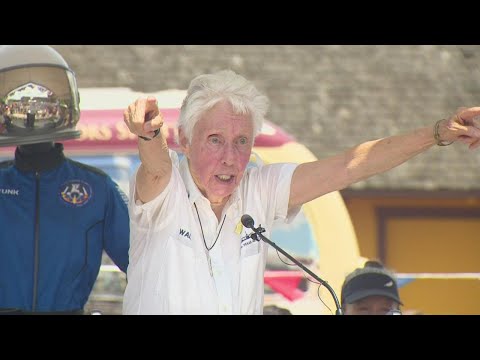 Grapevine community holds parade in honor of 82-year-old Wally Funk after her return from space