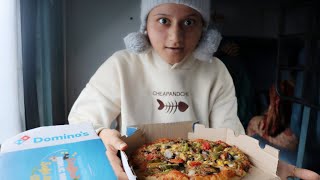 I ordered Pizza on train| क्या आर्डर करना सही है...🤔 #therainbowgirl #vlogs