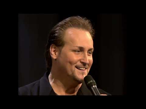 Michael English does sound like Vestal Goodman!