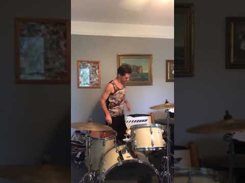 Ostinato in 5 with polyrhythms on top