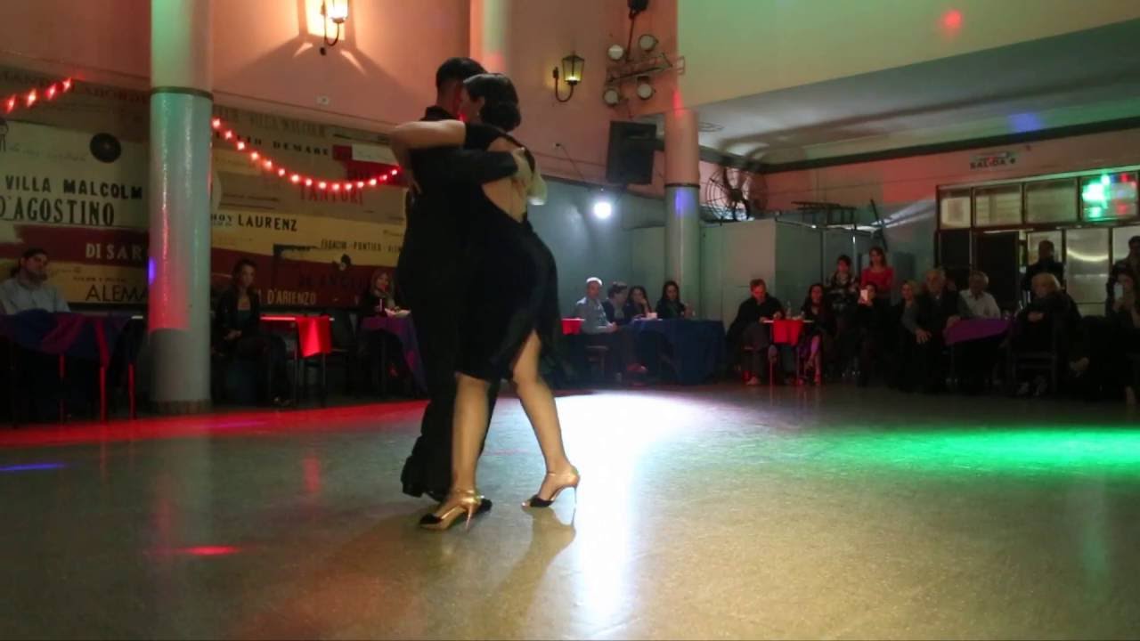 Corina de la Rosa y Alejandro Andrian en LA BRUJA Milonga (25-6-2016)