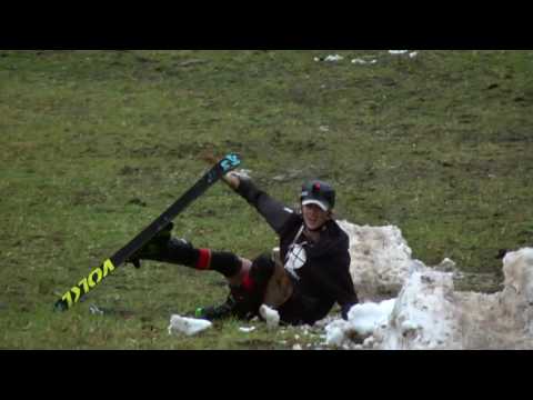 Front Flip line in the green backyard - Andri Ragettli