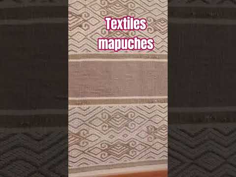 fuimos a pasear y miren éstas bellezas que tapizan las paredes de la iglesia de Junín de los Andes