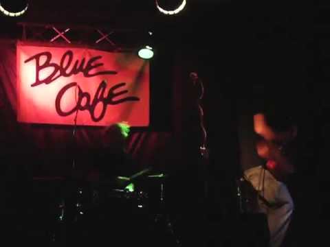 Logan Coats sings Lightning at Blue Cafe Huntington Beach
