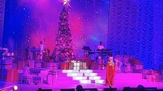 Mariah Carey - Christmas Time Is In the Air Again (2018 Berlin Germany)