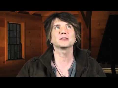 John Rzeznik and Daryl Hall - Guitar Tuning (Live From Daryl's House)‏.mp4