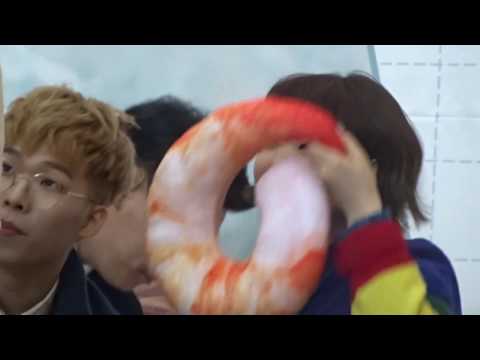 새우.. 맛있겠다... (악동뮤지션 팬사인회,  170114)