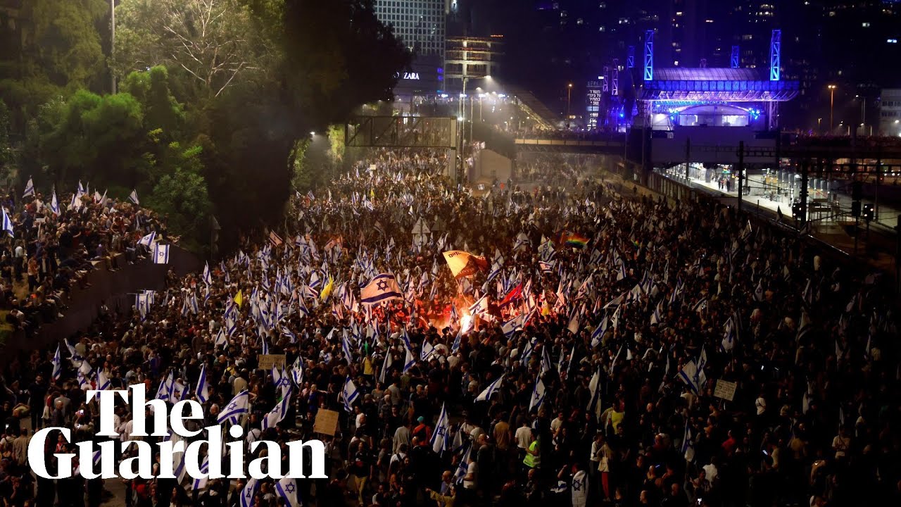 Protests erupt across Tel Aviv and Jerusalem after defence minister sacking