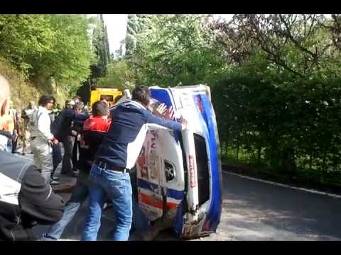 Crash Peugeot 207 super 2000 Perico Rally 1000 Miglia 2012 recupero