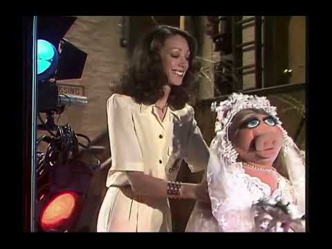 The Muppet Show - 310: Marisa Berenson - The Wedding Sketch (1979)