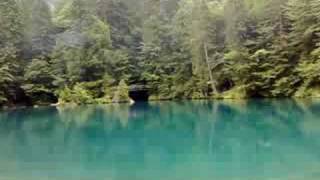 preview picture of video 'Blue Lake - Blausee'