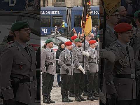 Ausmarsch Ehrenzug OSH Dresden 🦅🇩🇪#bundeswehr #soldaten #militär #tradition #parade #marsch