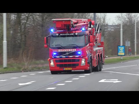 Brandweer Schiedam en Rotterdam onderweg naar een Brand gebouw in Rotterdam West