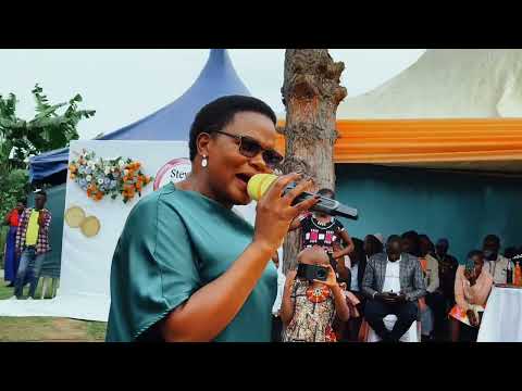 Akaihura Amabanja - Live Performance by Lillian Nabaasa