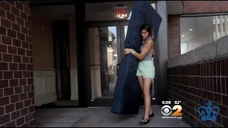 Columbia Student Carrying Mattress Around Until Alleged Rapist Is Expelled