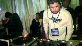 dj yoshi con el majestuoso soundset en tlatelolco 2010(parte 1)