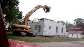 preview picture of video 'Demolishing a House... CRUNCH! Tripp, SD'