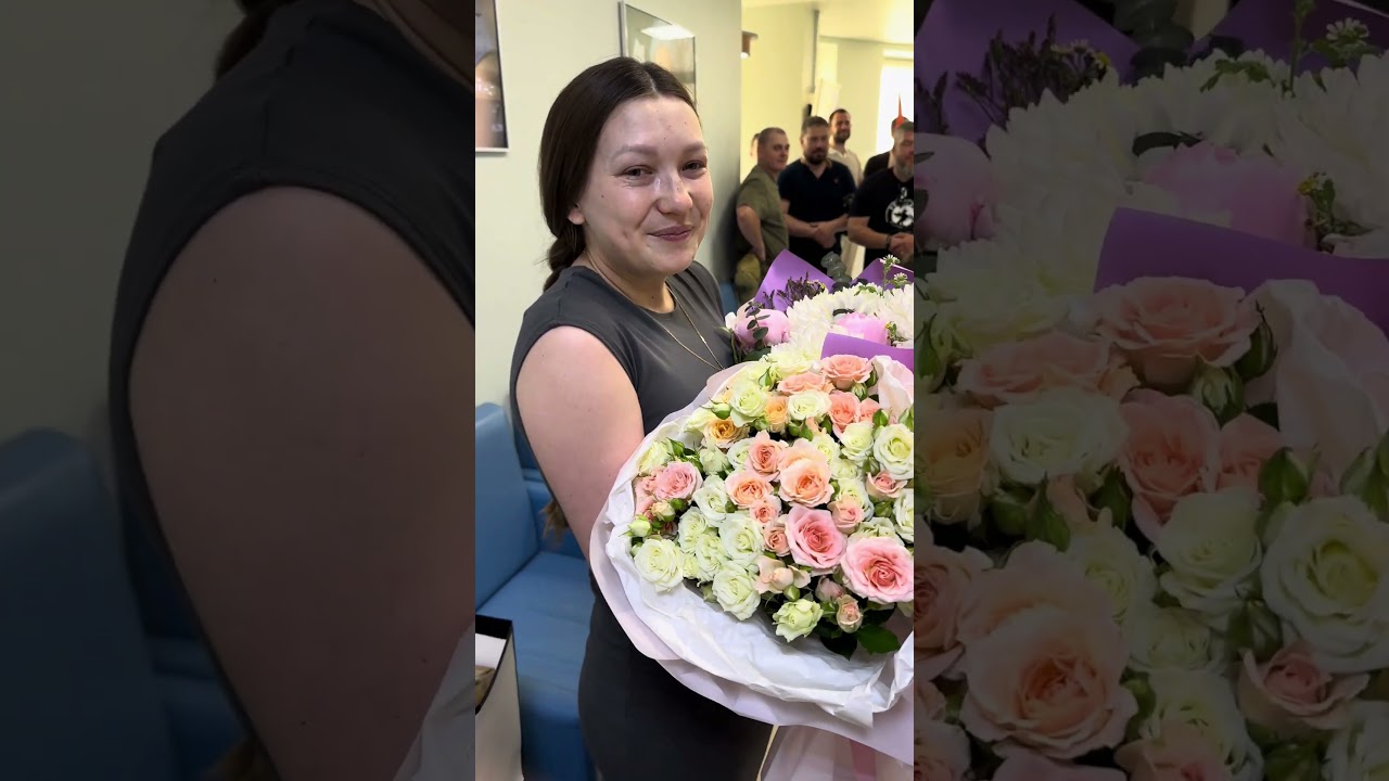 Встреча соратников на выписке из роддома