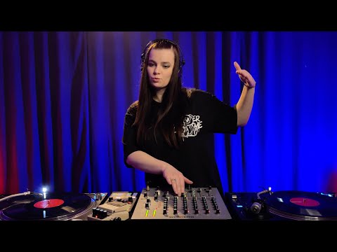 DAXA - XOXO 001 [Tech House/Deep House/Electronica DJ Mix]