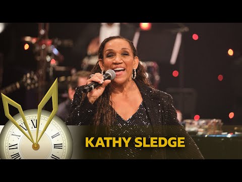 We Are Family | Jools' Annual Hootenanny 2024 のサムネイル