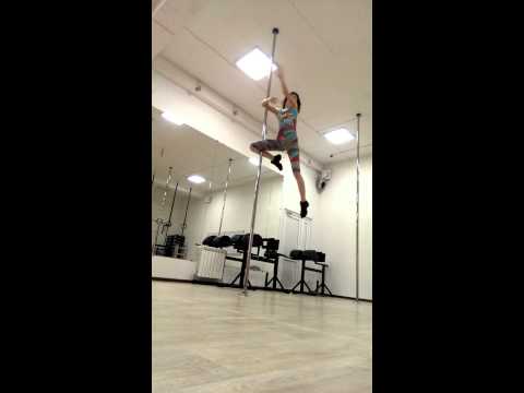 Little pole dance improvisation