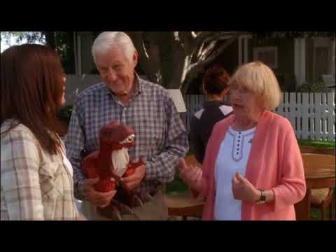 Susan's Yard Sale - Desperate Housewives 6x23 Scene