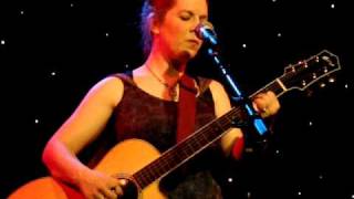 Dar Williams - THE ONE WHO KNOWS - live in concert from Teaneck,NJ