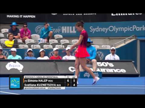 Halep smashes racquet in semifinals