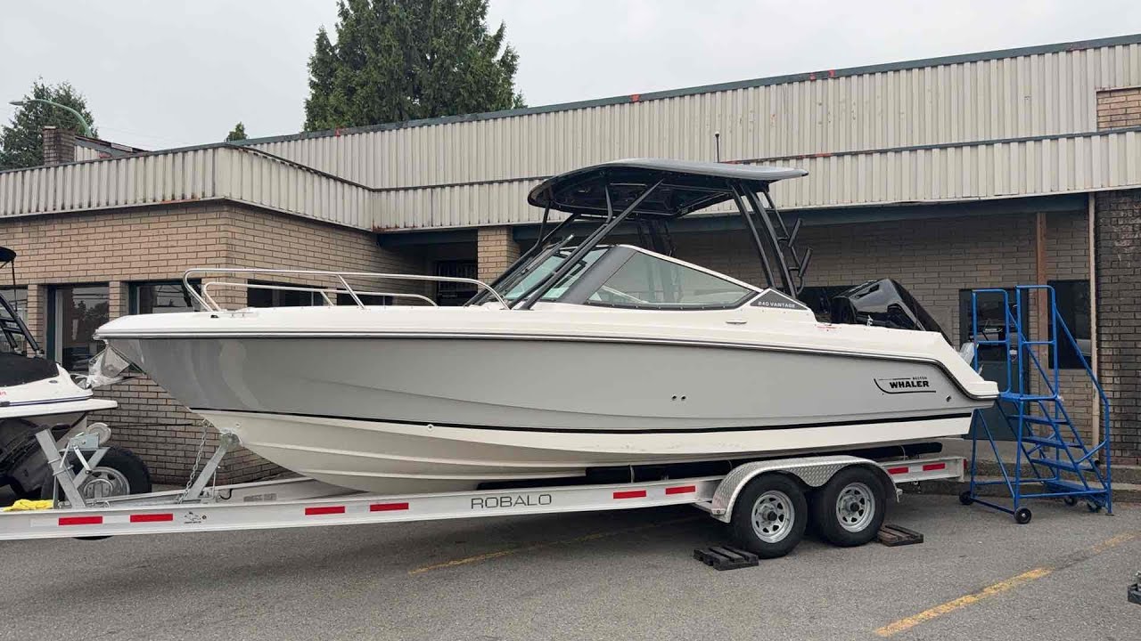 2027 Boston Whaler  24 Vantage 6310 - New and Used Boats For Sale in Canada - M&P Boat Centre – Burnaby [69a87a17a197372c6400e987]