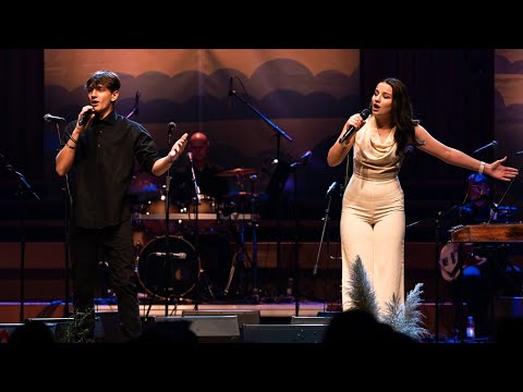 Karla i Dino Miklaužić - Oko jene hiže (35 godina Radija Kaj, Lisinski 2025.)