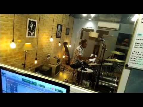 Gravando o EP da Valéria Soares.