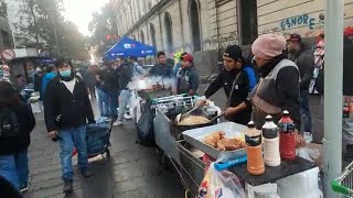 Comercio ambulante desbordado en Paseo Puente
