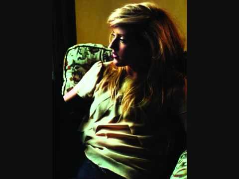 Ellie Goulding ‒ Emergency