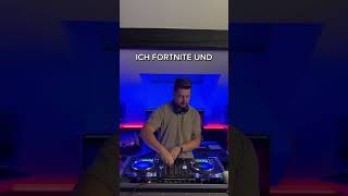 Wenn man deutsche Memes mit Techno mixt